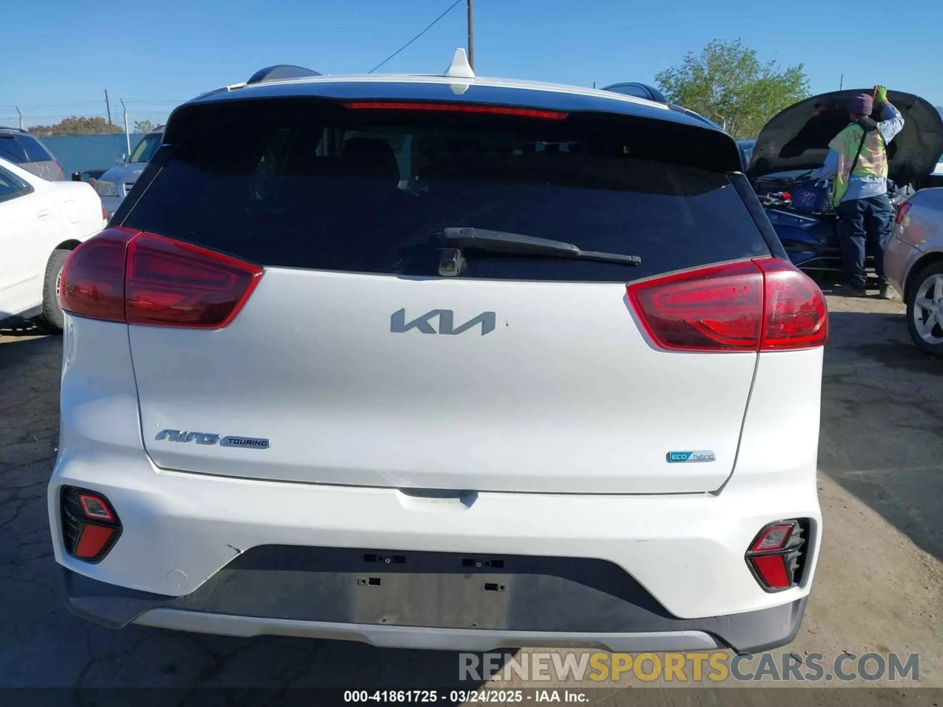 16 fotografías del automóvil dañado KNDCC3LC8N5522364 KIA NIRO 2022