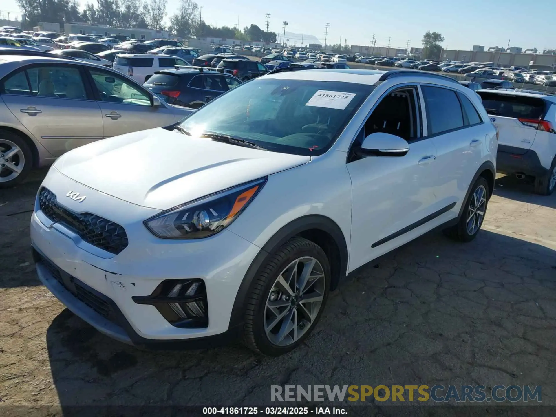 2 fotografías del automóvil dañado KNDCC3LC8N5522364 KIA NIRO 2022