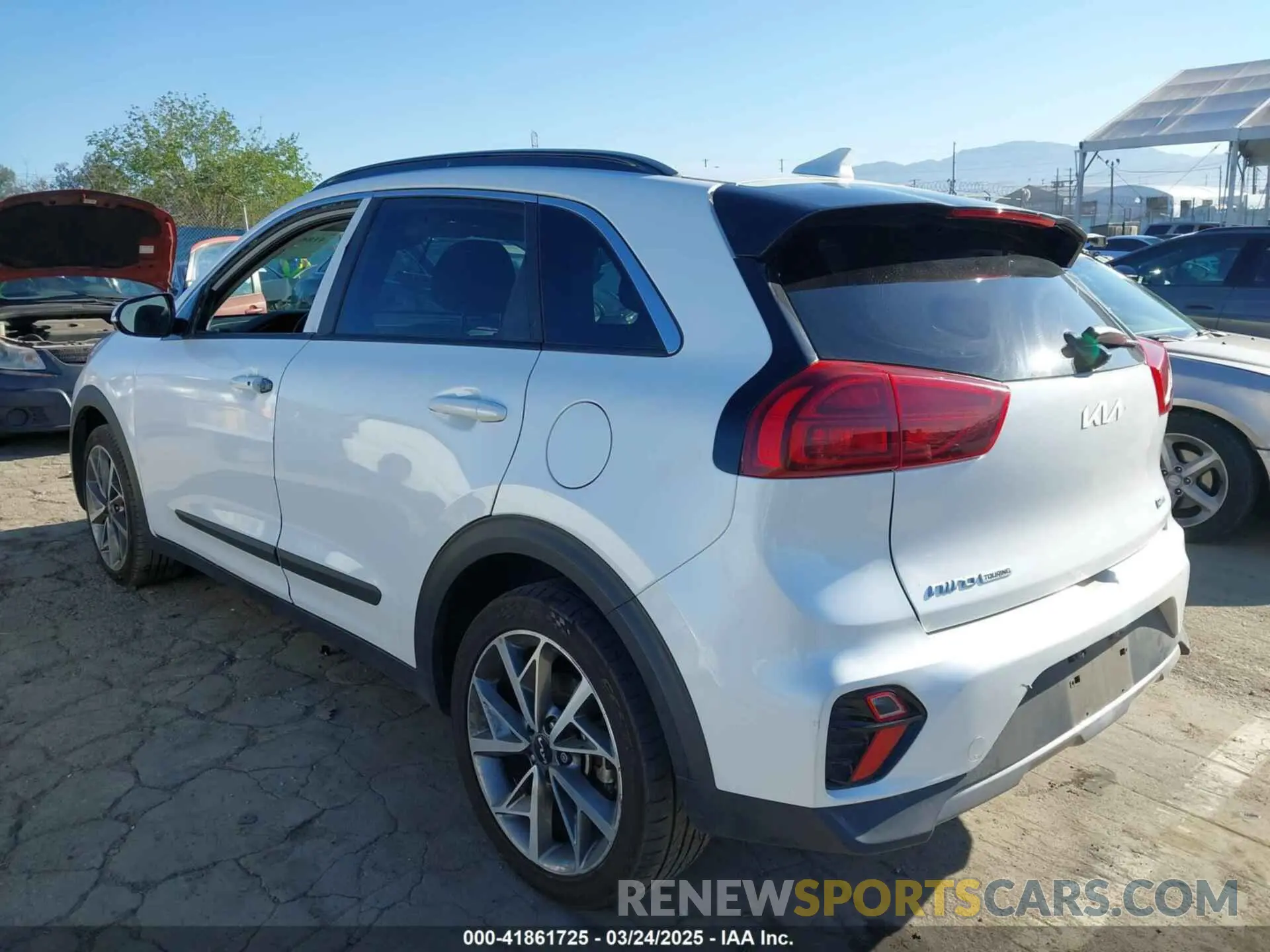 3 fotografías del automóvil dañado KNDCC3LC8N5522364 KIA NIRO 2022