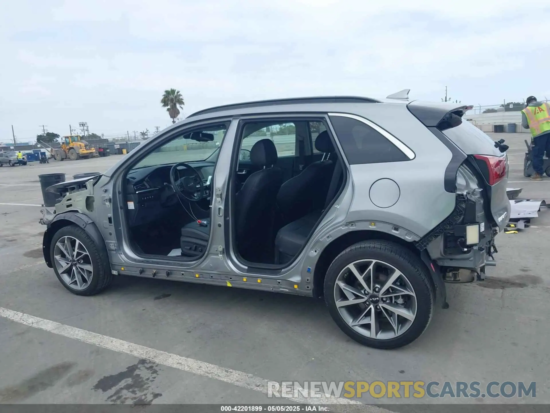 15 fotografías del automóvil dañado KNDCC3LCXN5537173 KIA NIRO 2022