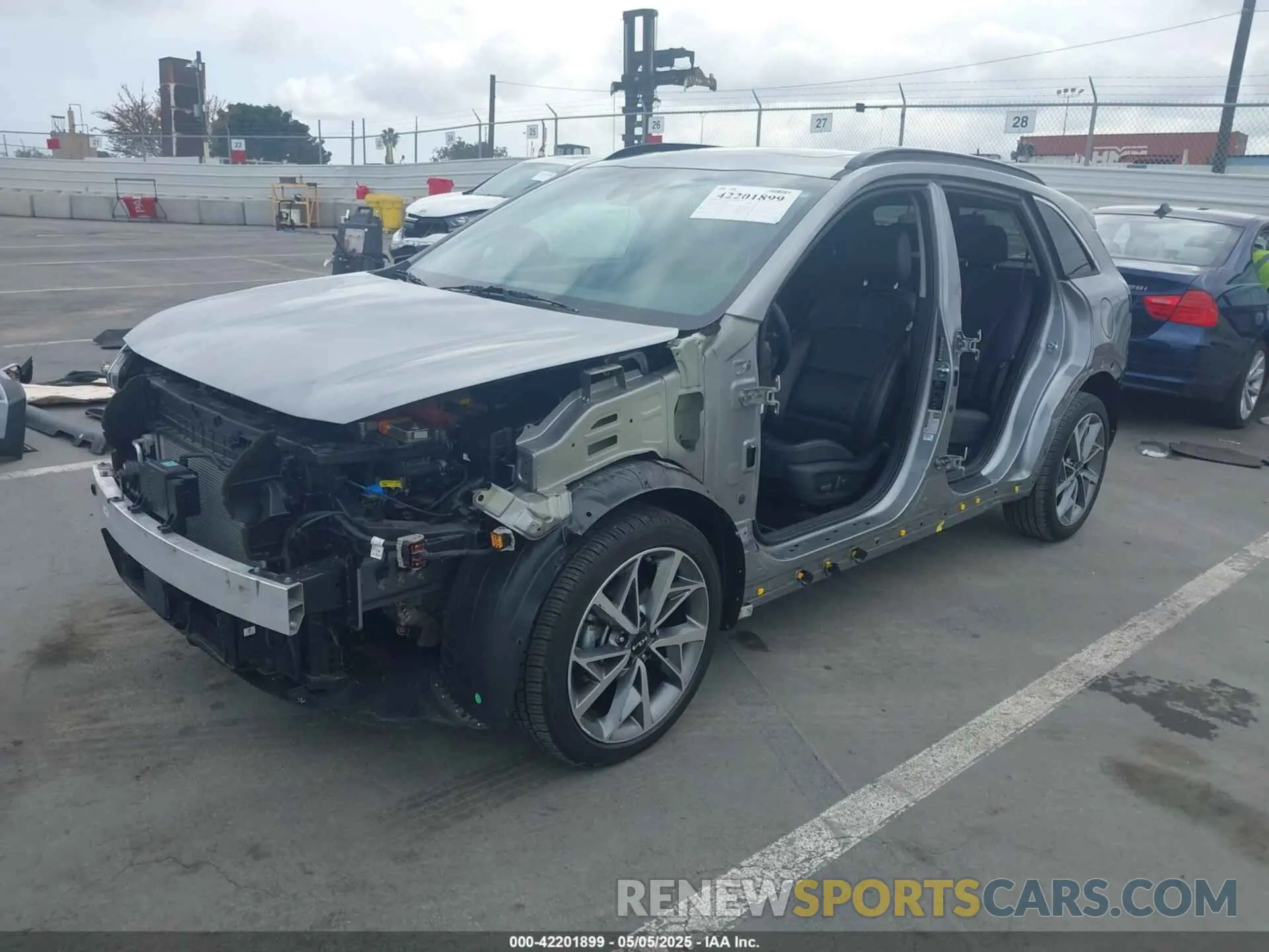 2 fotografías del automóvil dañado KNDCC3LCXN5537173 KIA NIRO 2022