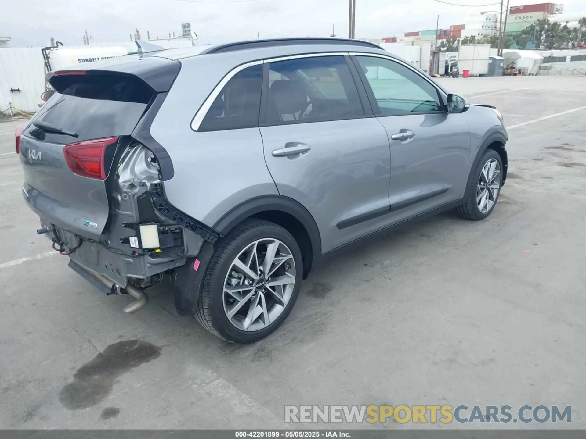4 fotografías del automóvil dañado KNDCC3LCXN5537173 KIA NIRO 2022