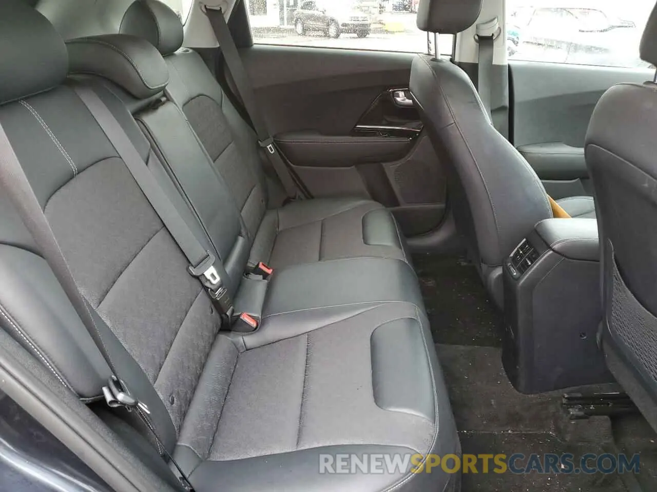 10 fotografías del automóvil dañado KNDCD3LD2N5495703 KIA NIRO 2022