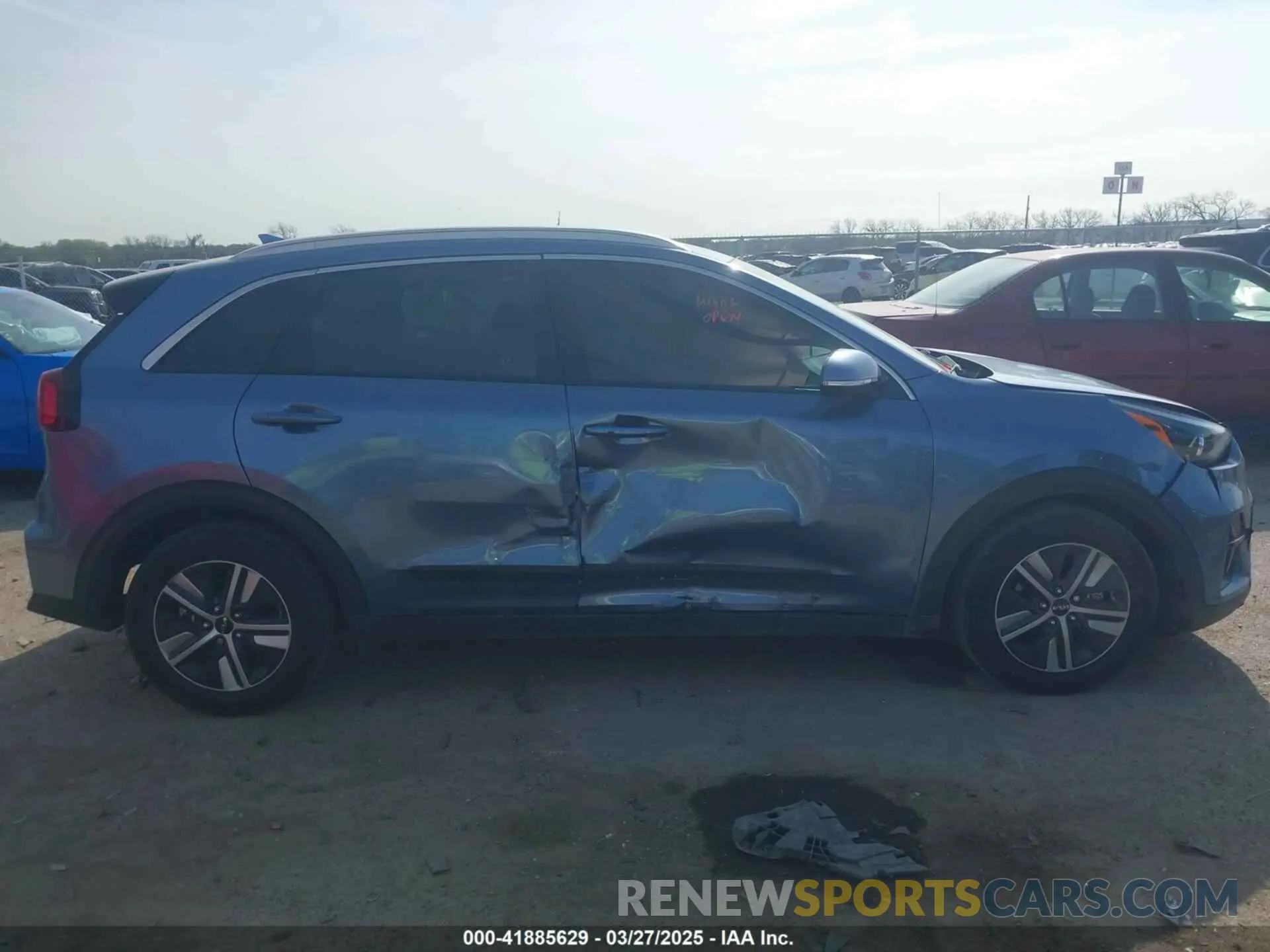 13 fotografías del automóvil dañado KNDCE3LC3N5498243 KIA NIRO 2022
