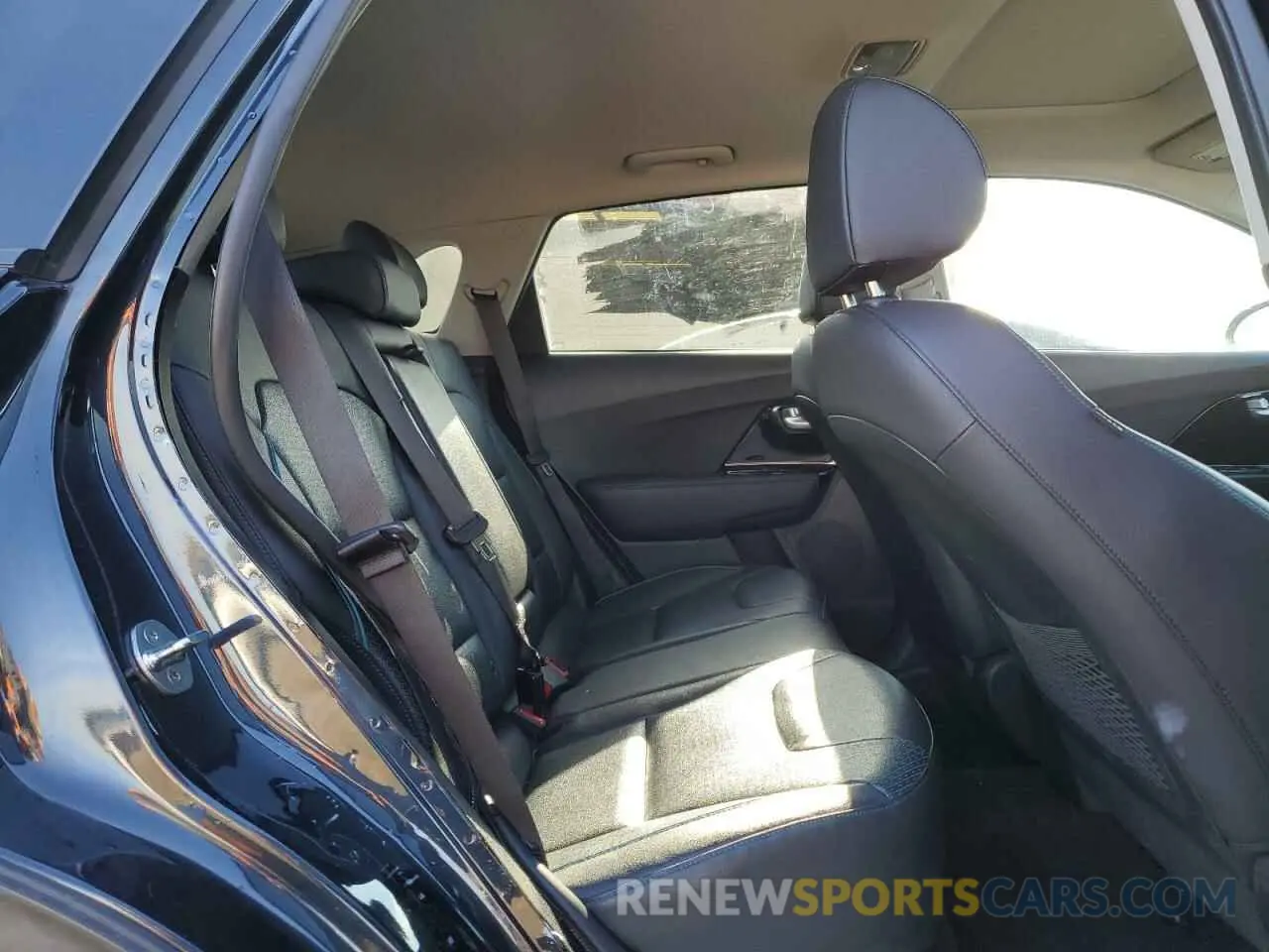 11 fotografías del automóvil dañado KNDCE3LG2N5135483 KIA NIRO 2022