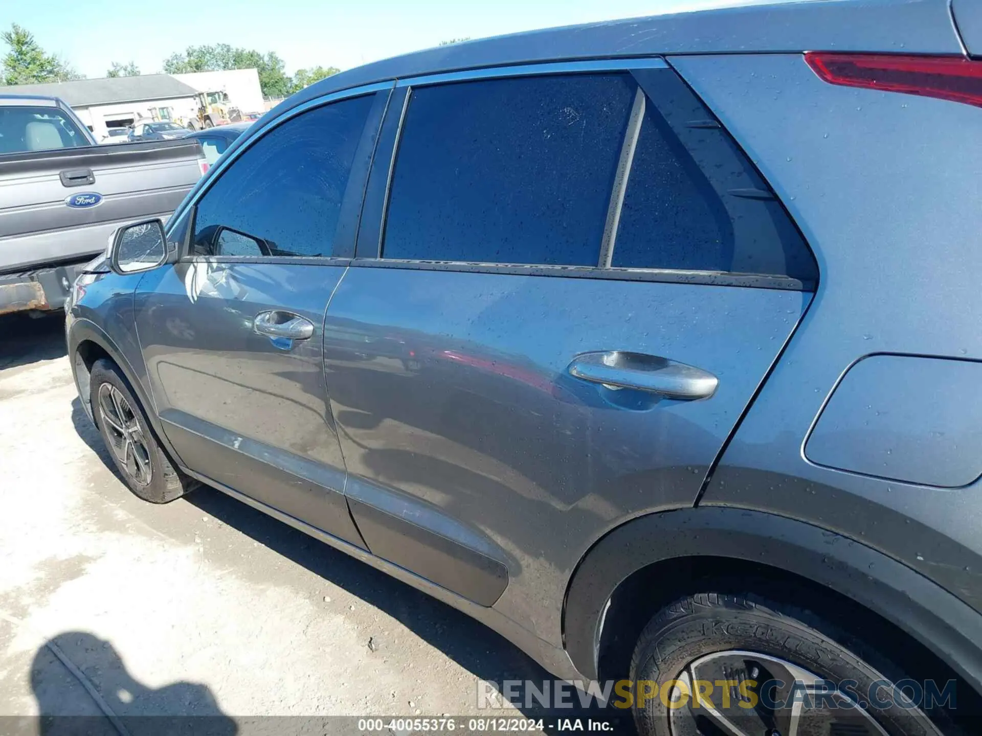 13 fotografías del automóvil dañado KNDCP3LE2P5065317 KIA NIRO 2023