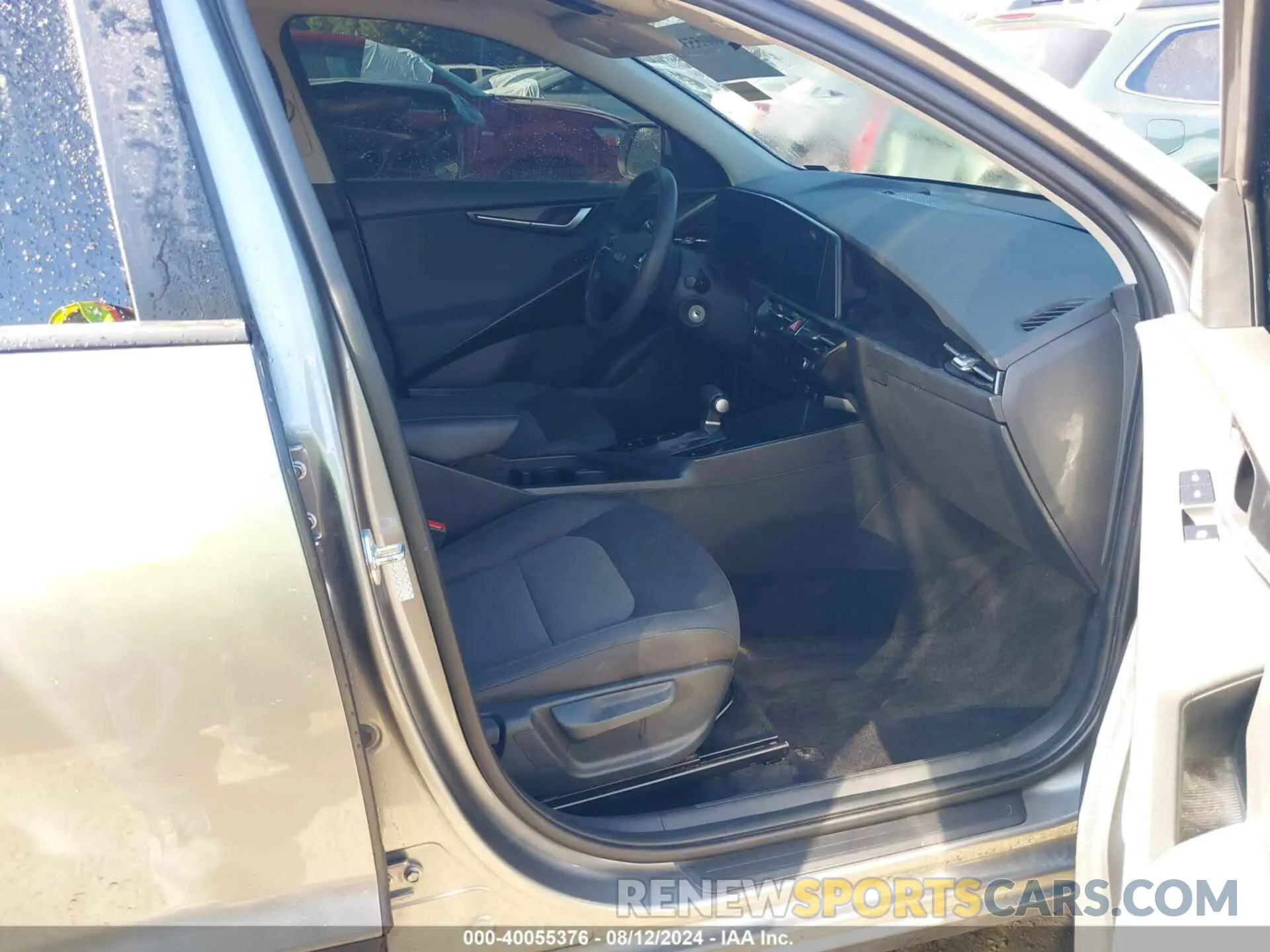 5 fotografías del automóvil dañado KNDCP3LE2P5065317 KIA NIRO 2023