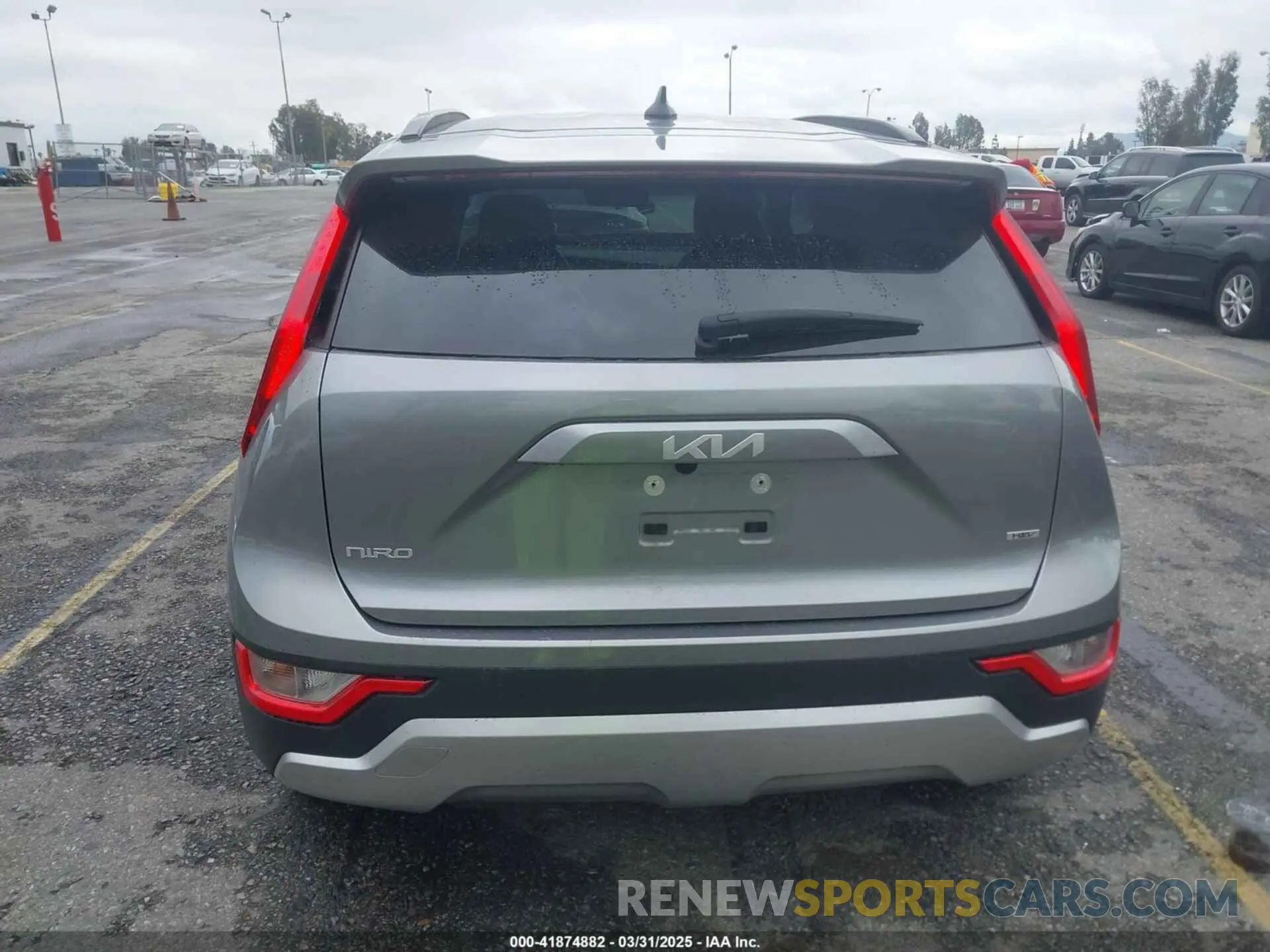 16 fotografías del automóvil dañado KNDCP3LE5P5090549 KIA NIRO 2023