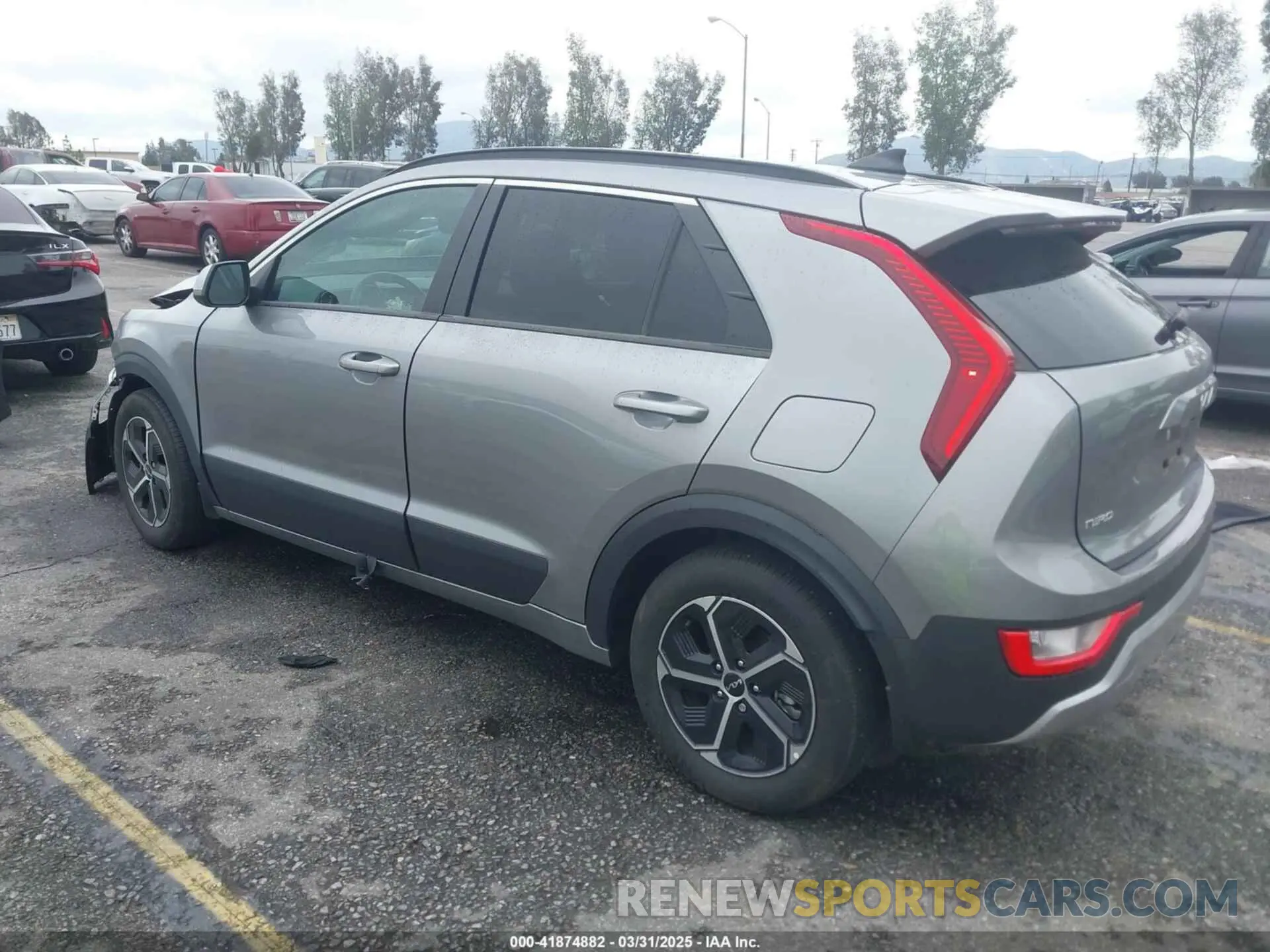 3 fotografías del automóvil dañado KNDCP3LE5P5090549 KIA NIRO 2023