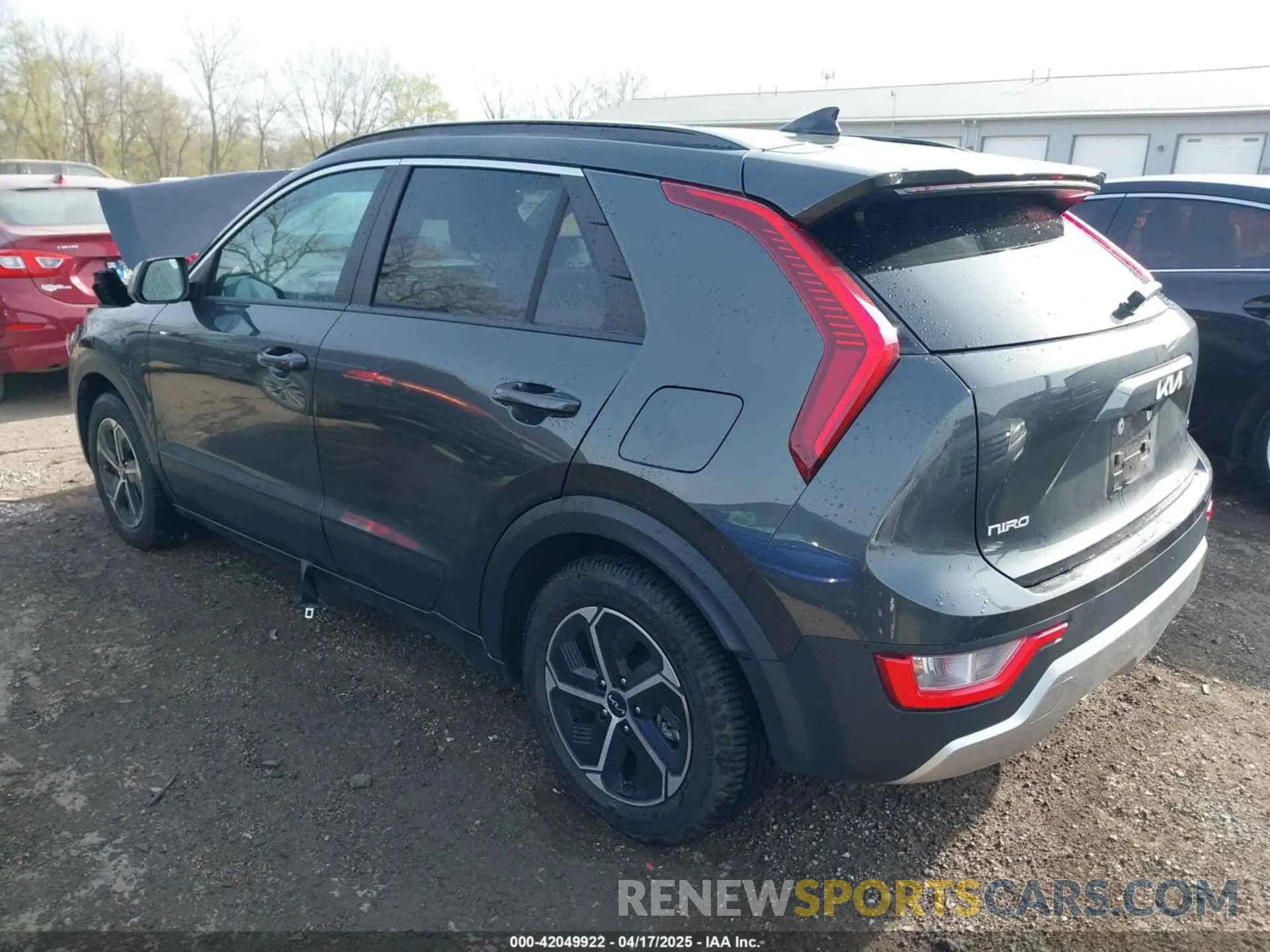 3 fotografías del automóvil dañado KNDCP3LE5P5110167 KIA NIRO 2023