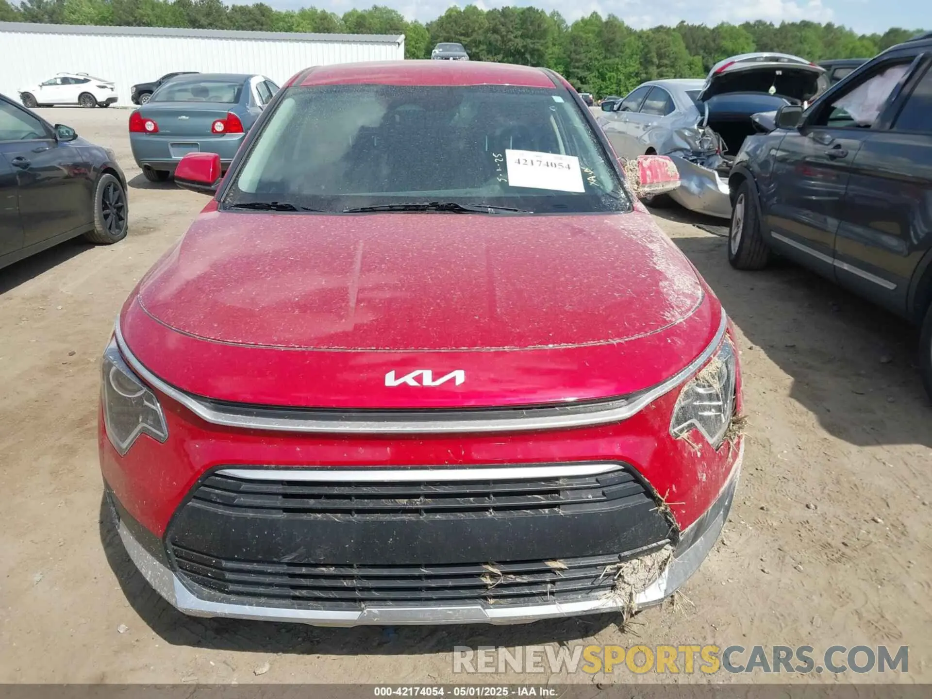 12 fotografías del automóvil dañado KNDCP3LE6P5094092 KIA NIRO 2023