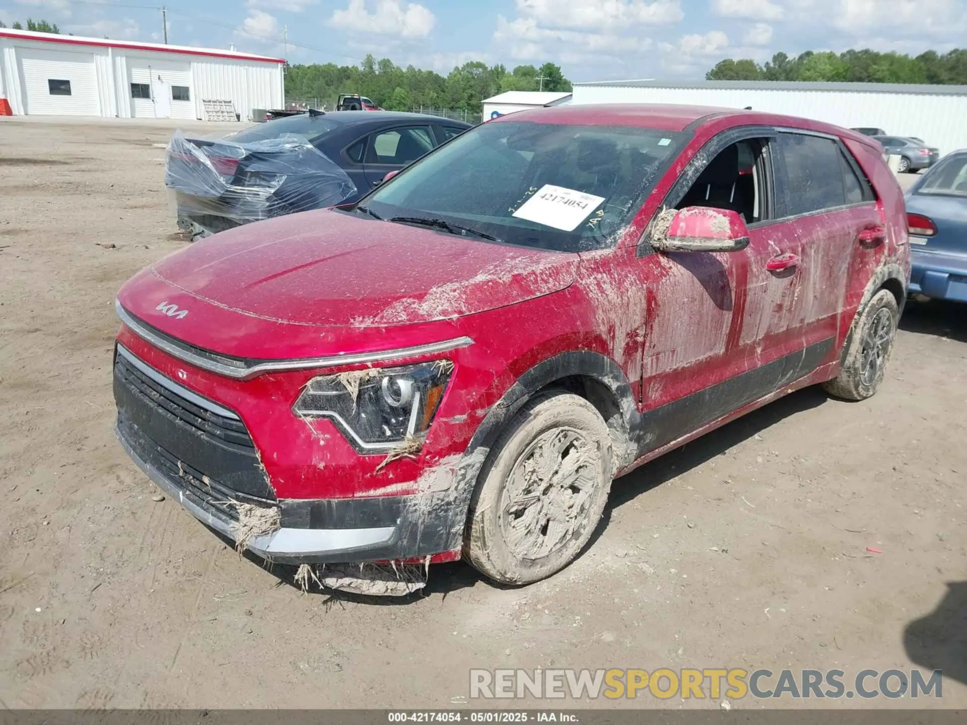 2 fotografías del automóvil dañado KNDCP3LE6P5094092 KIA NIRO 2023
