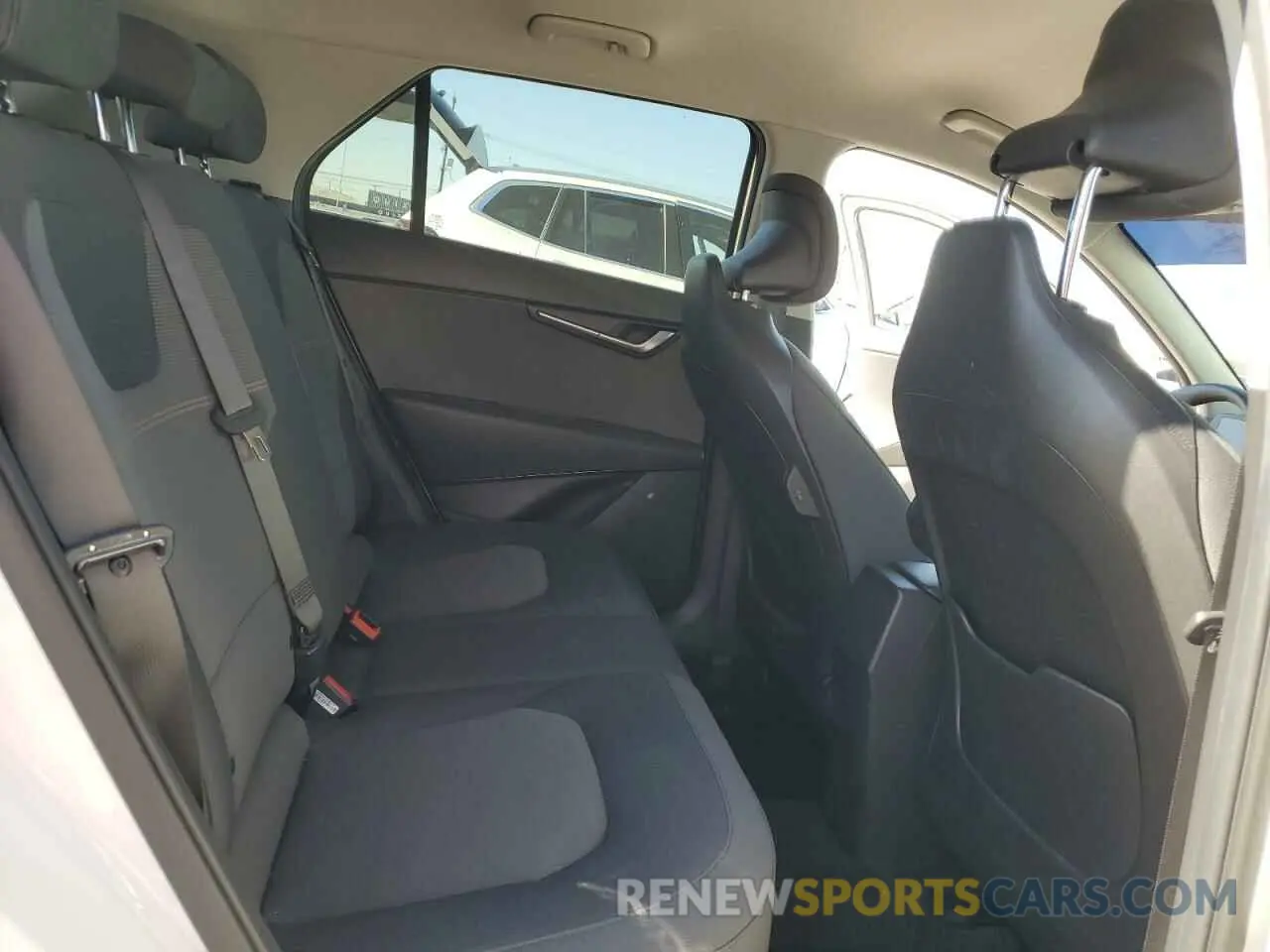 11 fotografías del automóvil dañado KNDCP3LE7P5088009 KIA NIRO 2023