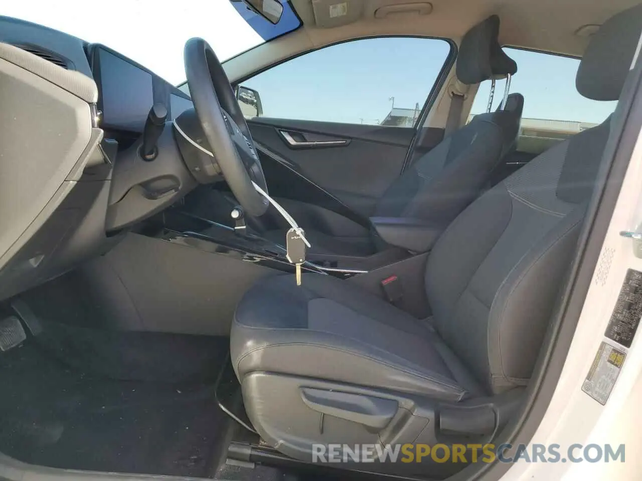 7 fotografías del automóvil dañado KNDCP3LE7P5088009 KIA NIRO 2023