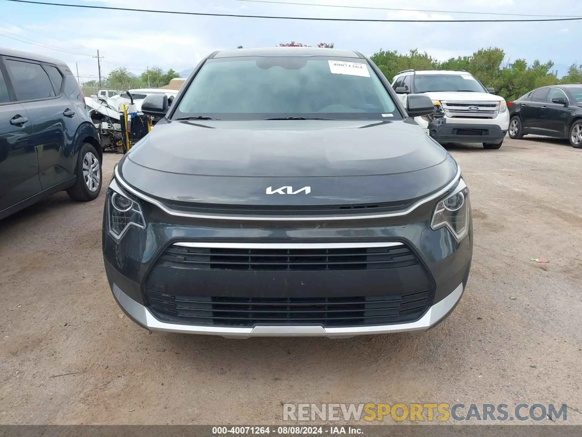 12 fotografías del automóvil dañado KNDCP3LE8P5105903 KIA NIRO 2023