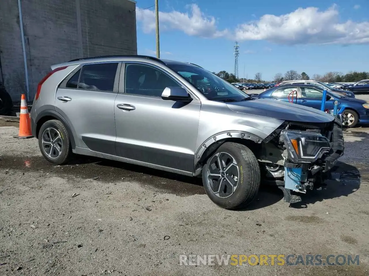 4 fotografías del automóvil dañado KNDCP3LEXP5098145 KIA NIRO 2023