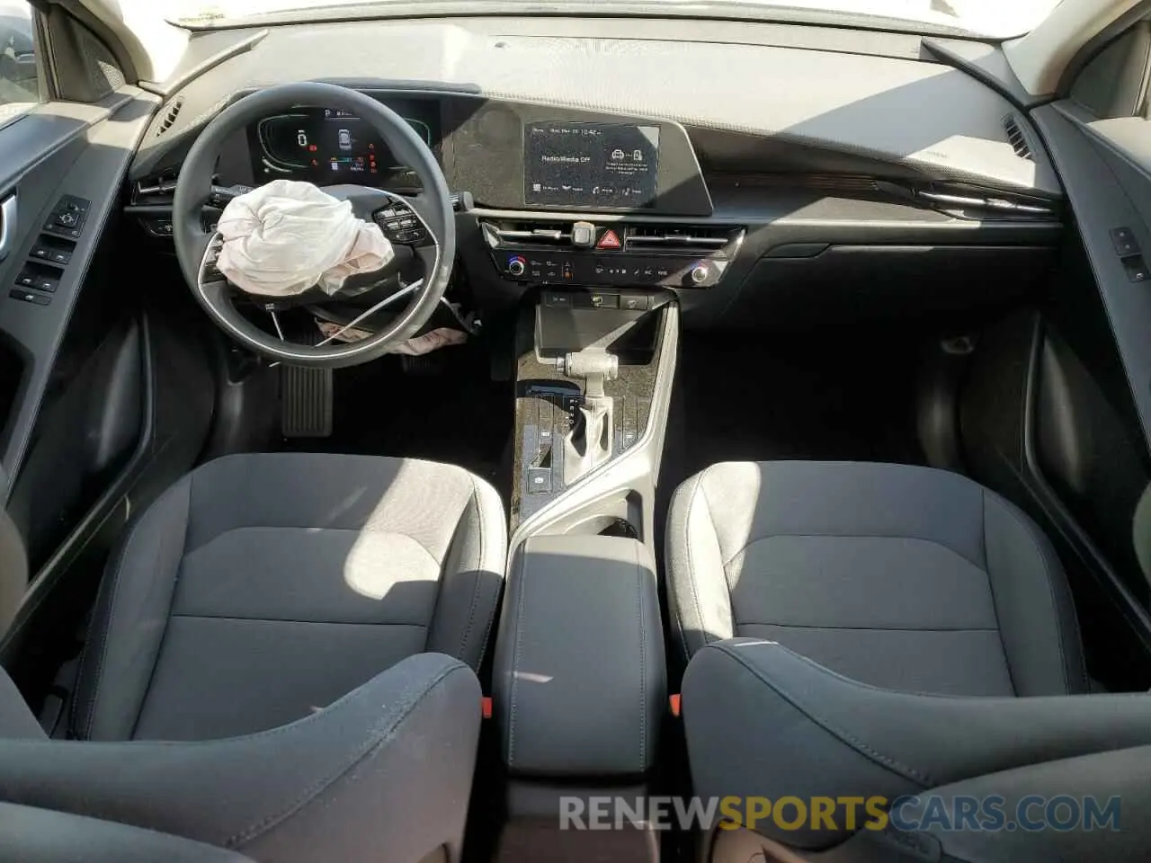 8 fotografías del automóvil dañado KNDCP3LEXP5098145 KIA NIRO 2023