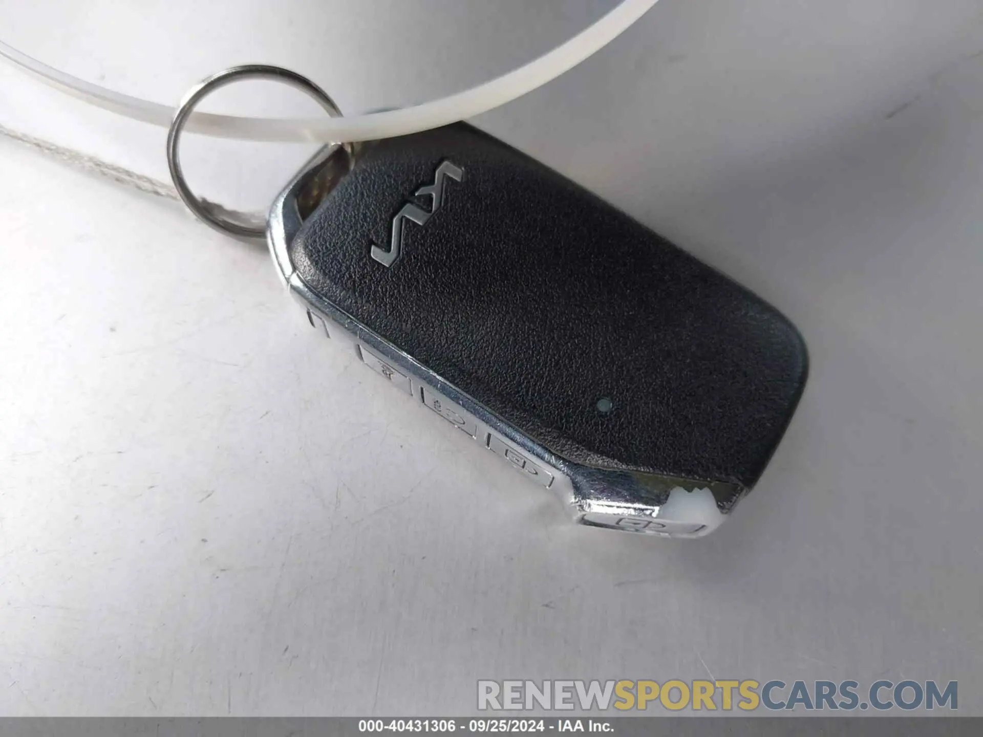 11 fotografías del automóvil dañado KNDCR3LE0P5059204 KIA NIRO 2023