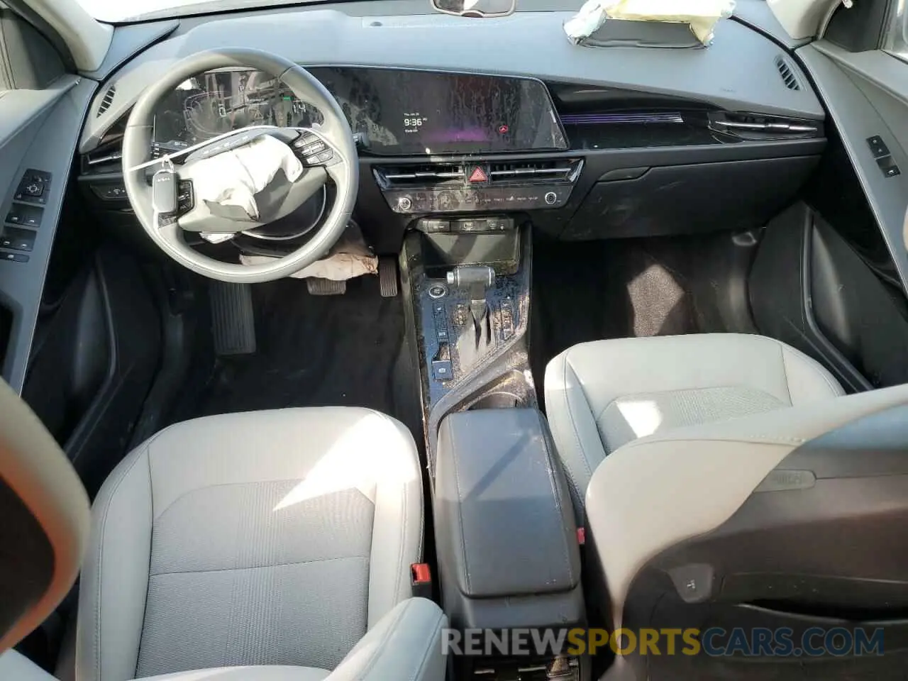 8 fotografías del automóvil dañado KNDCR3LE0P5076469 KIA NIRO 2023
