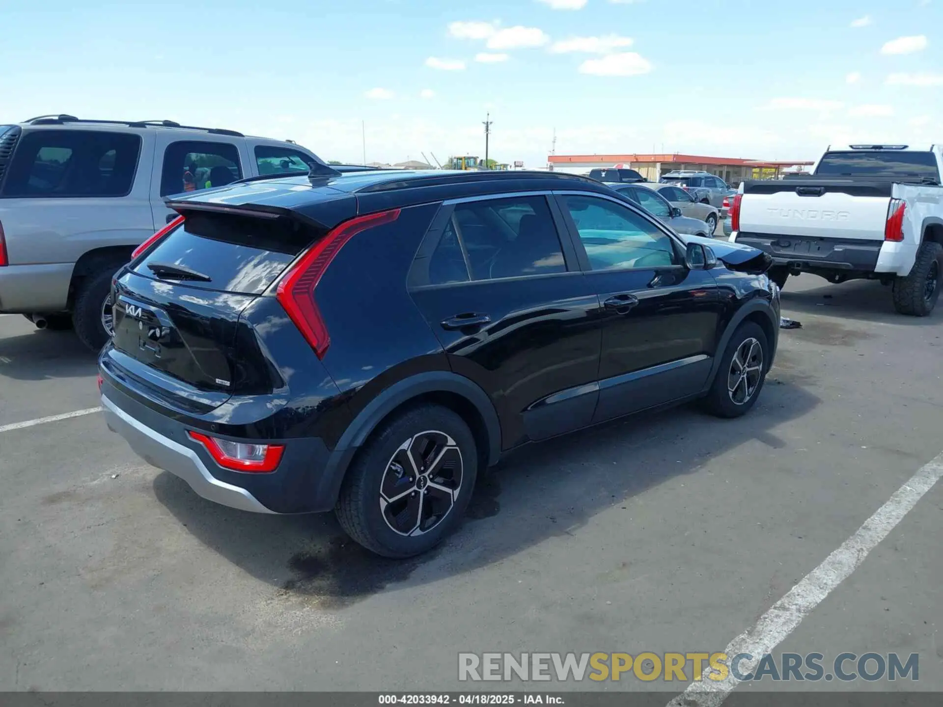 4 fotografías del automóvil dañado KNDCR3LE1P5100018 KIA NIRO 2023