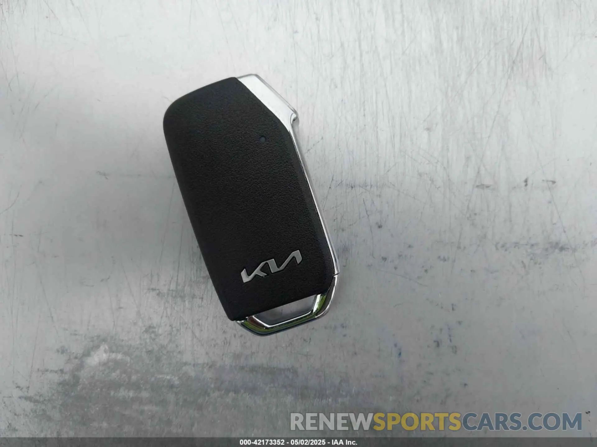 11 fotografías del automóvil dañado KNDCR3LE1P5103369 KIA NIRO 2023