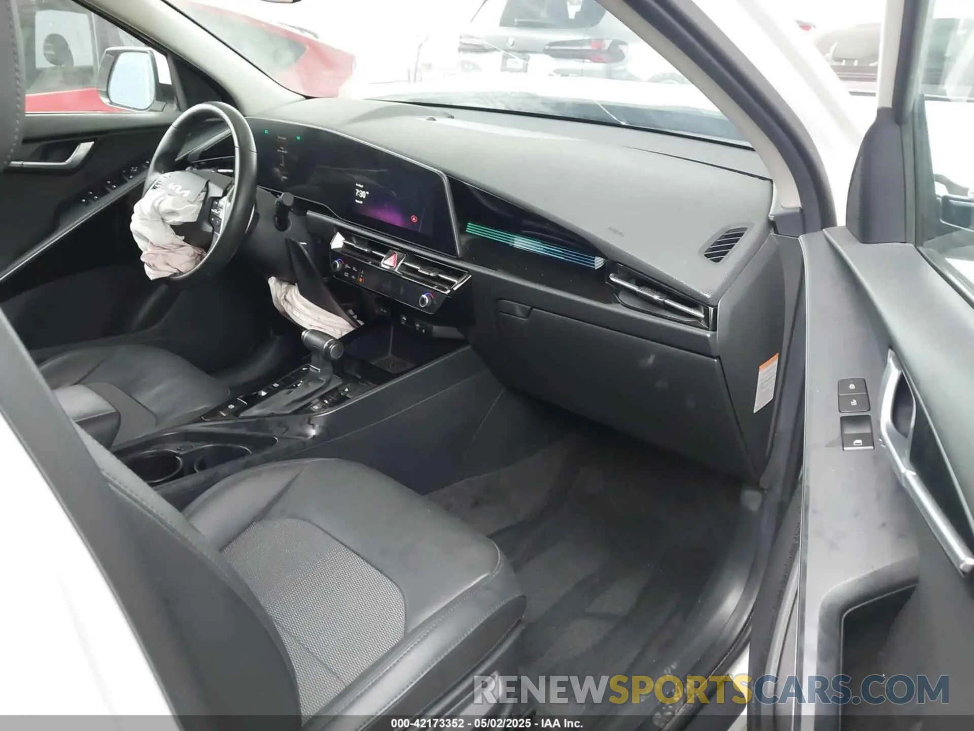 5 fotografías del automóvil dañado KNDCR3LE1P5103369 KIA NIRO 2023