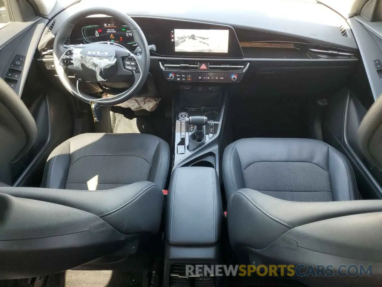 8 fotografías del automóvil dañado KNDCR3LE2P5076683 KIA NIRO 2023