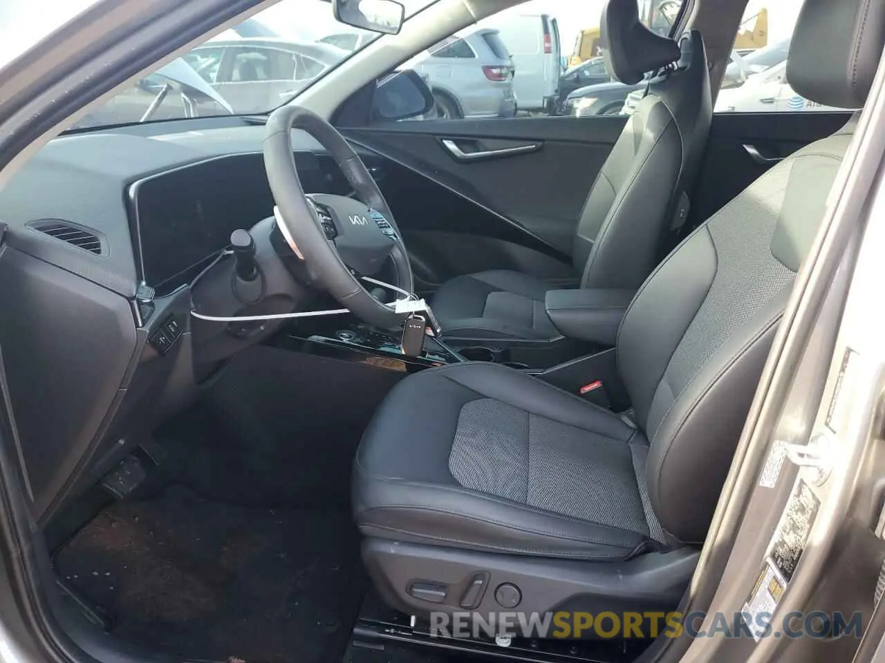 7 fotografías del automóvil dañado KNDCR3LE2P5097078 KIA NIRO 2023