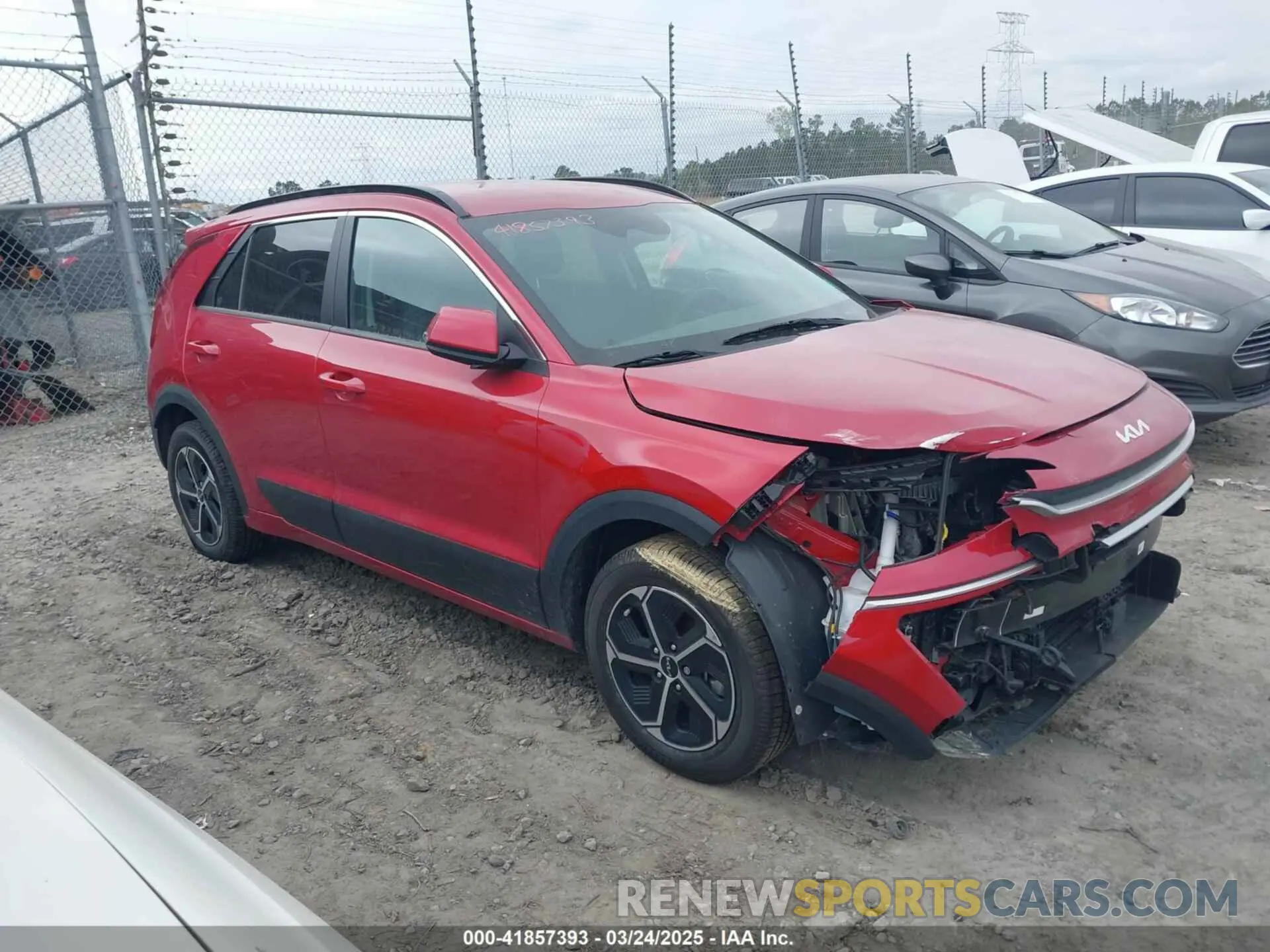 13 fotografías del automóvil dañado KNDCR3LE3P5063909 KIA NIRO 2023