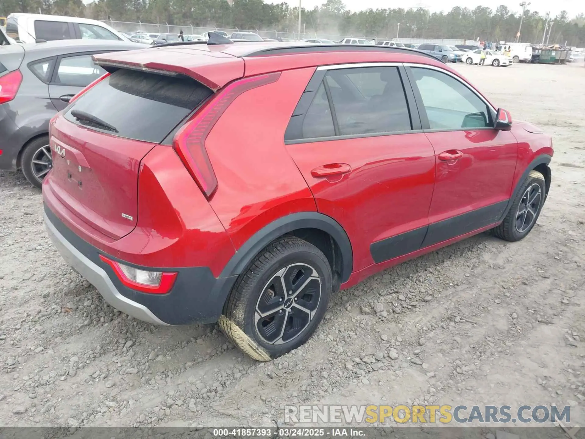 4 fotografías del automóvil dañado KNDCR3LE3P5063909 KIA NIRO 2023