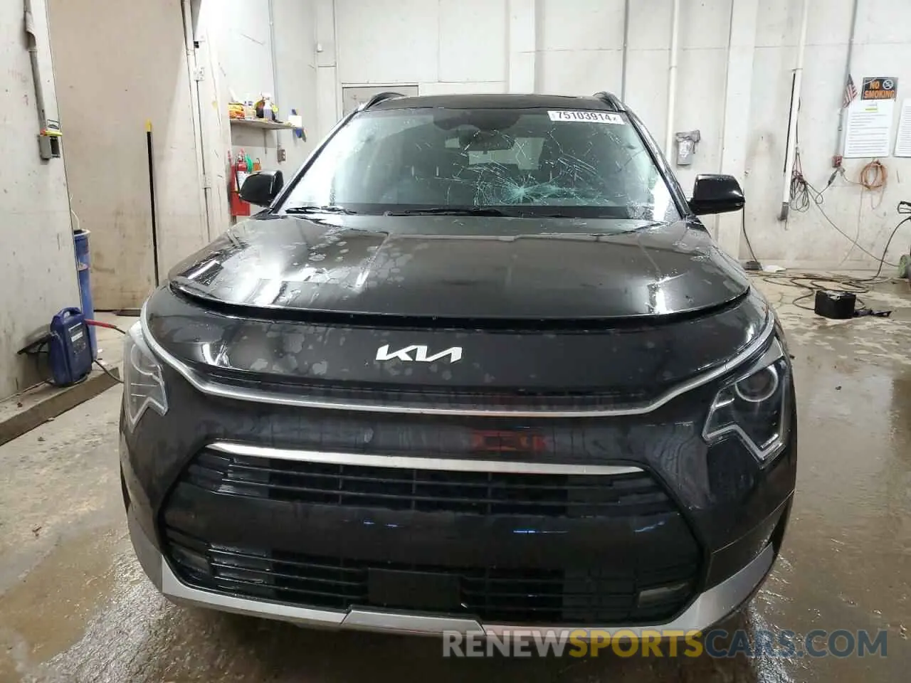 5 fotografías del automóvil dañado KNDCR3LE3P5064994 KIA NIRO 2023