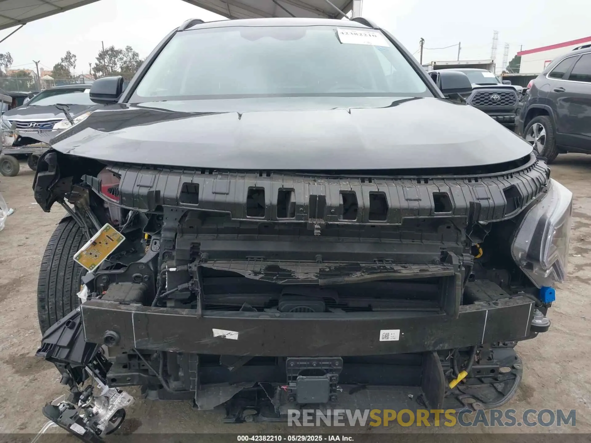 13 fotografías del automóvil dañado KNDCR3LE6P5050216 KIA NIRO 2023