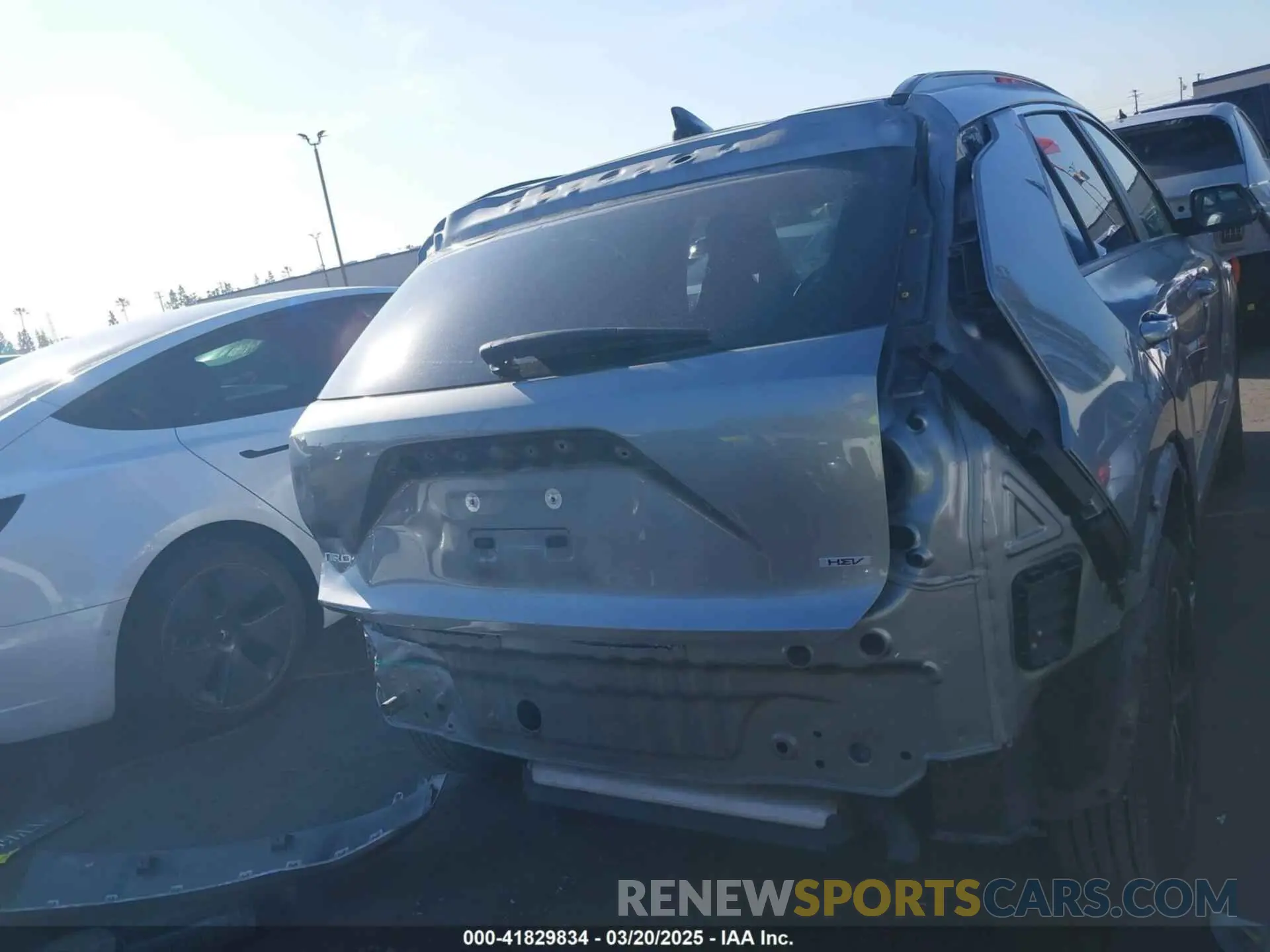 16 fotografías del automóvil dañado KNDCR3LE6P5051446 KIA NIRO 2023