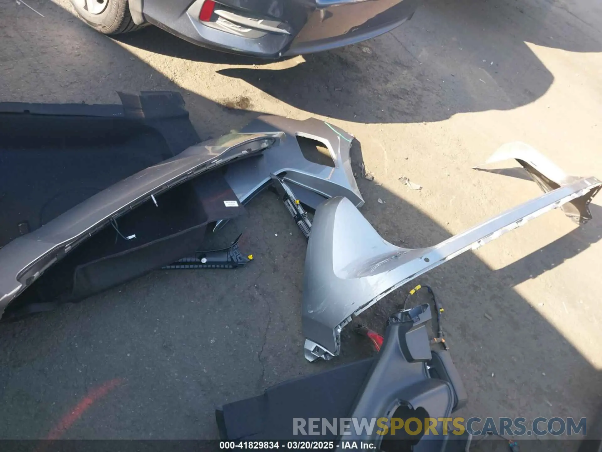 19 fotografías del automóvil dañado KNDCR3LE6P5051446 KIA NIRO 2023