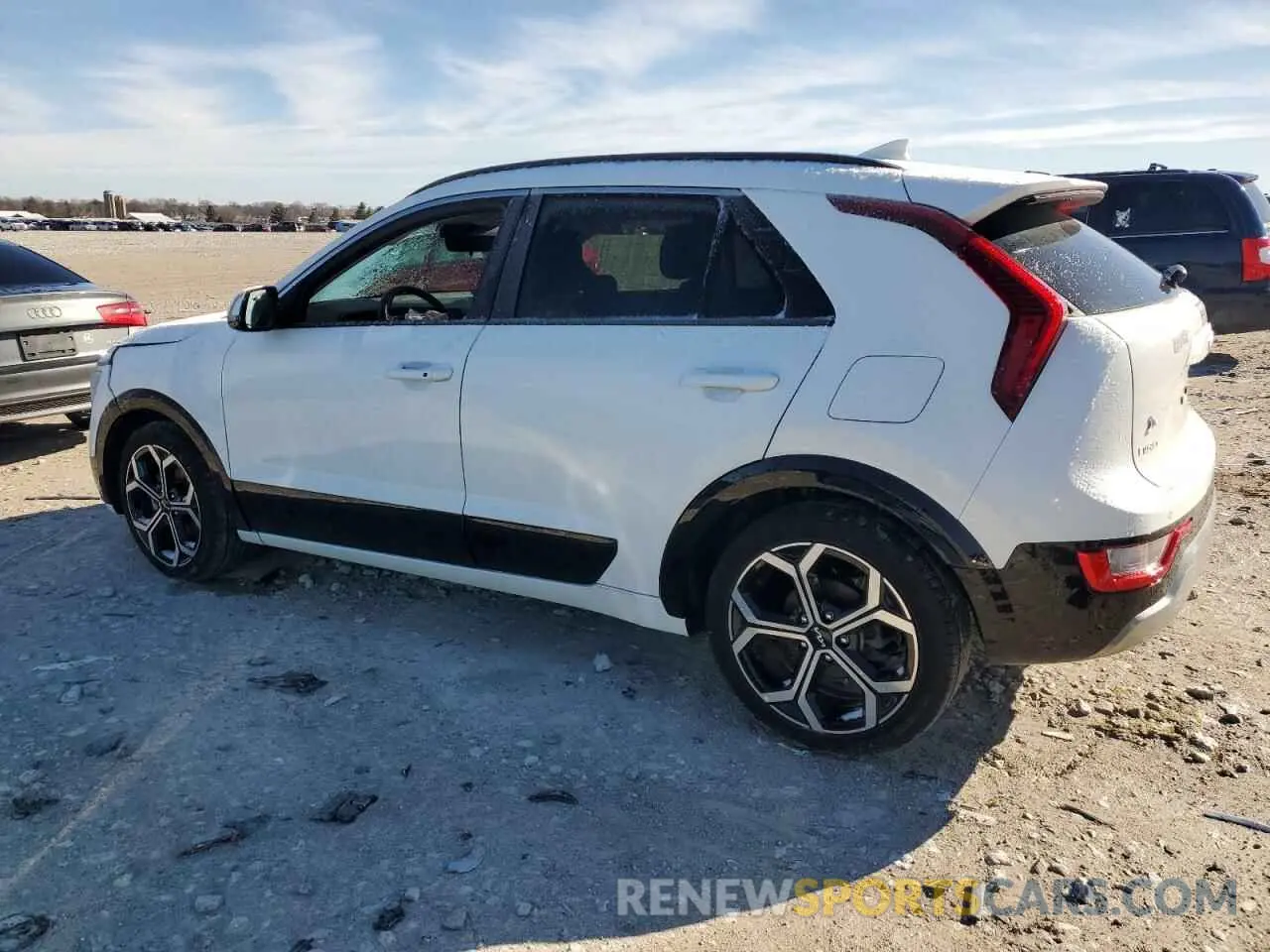 2 fotografías del automóvil dañado KNDCR3LE7P5044344 KIA NIRO 2023