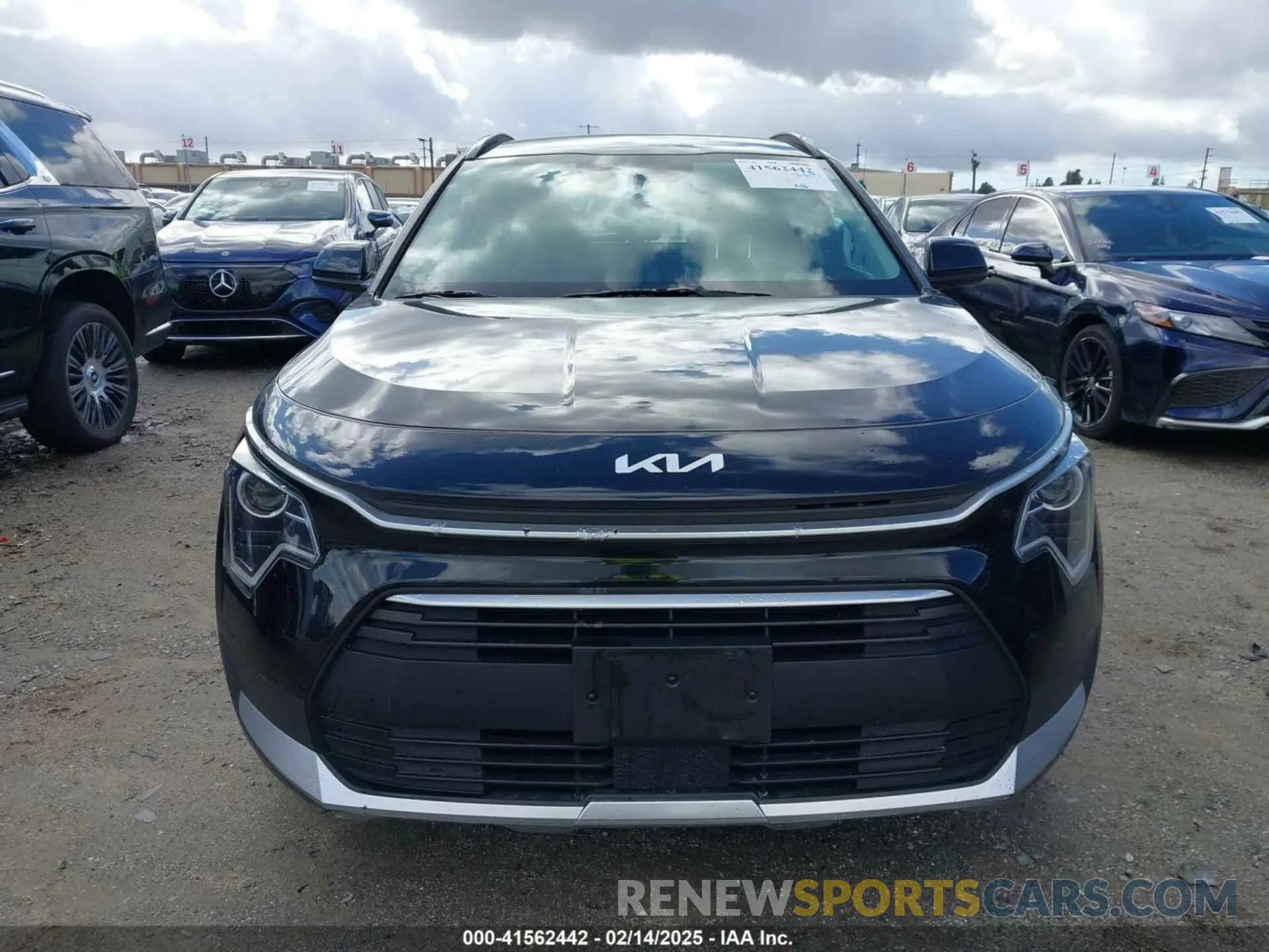 12 fotografías del automóvil dañado KNDCR3LE7P5050595 KIA NIRO 2023