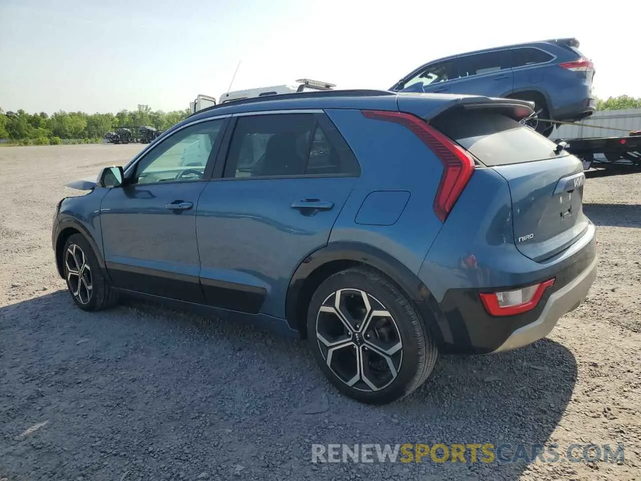 2 fotografías del automóvil dañado KNDCR3LE7P5091602 KIA NIRO 2023
