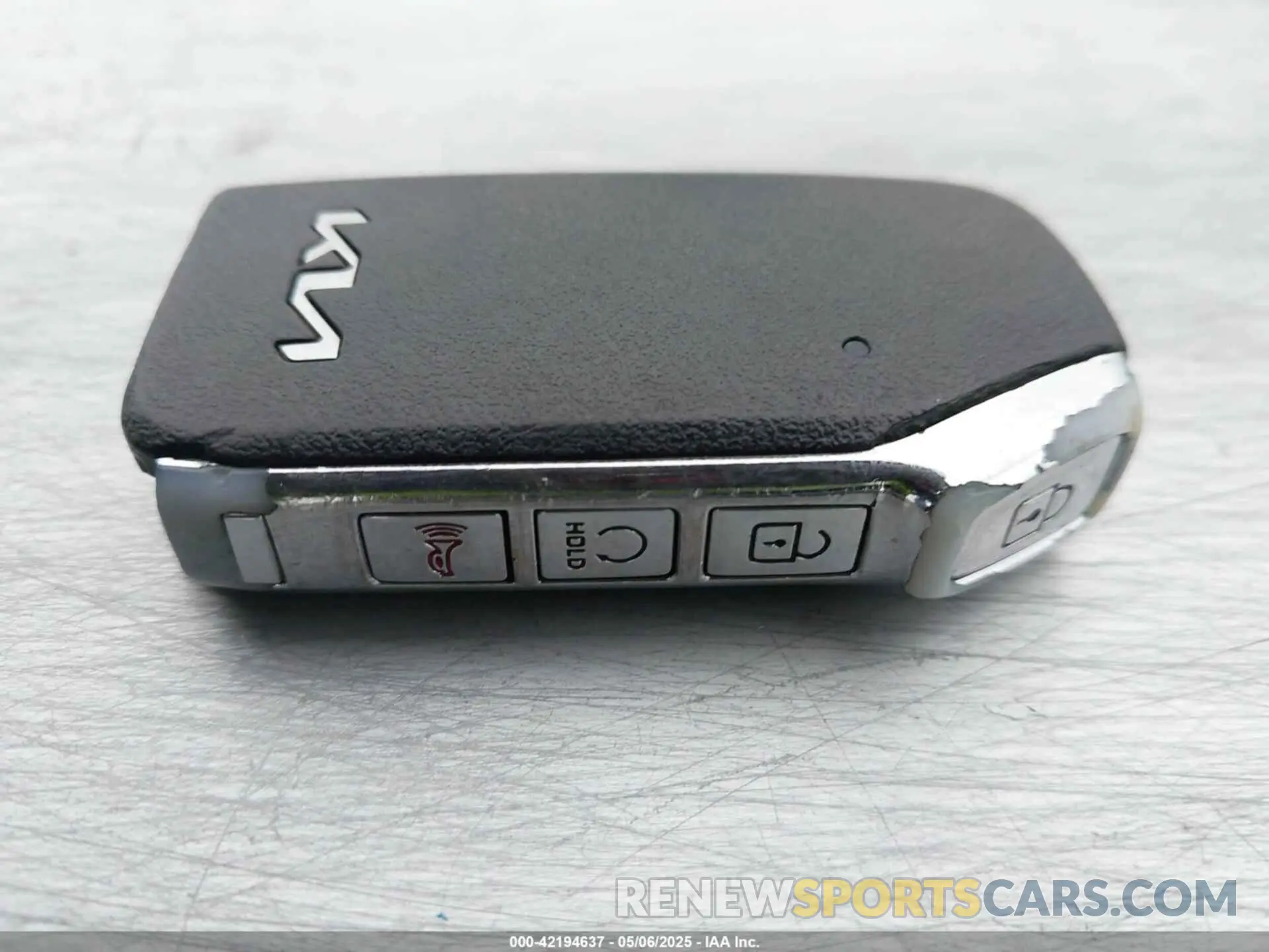 11 fotografías del automóvil dañado KNDCR3LE8P5086327 KIA NIRO 2023