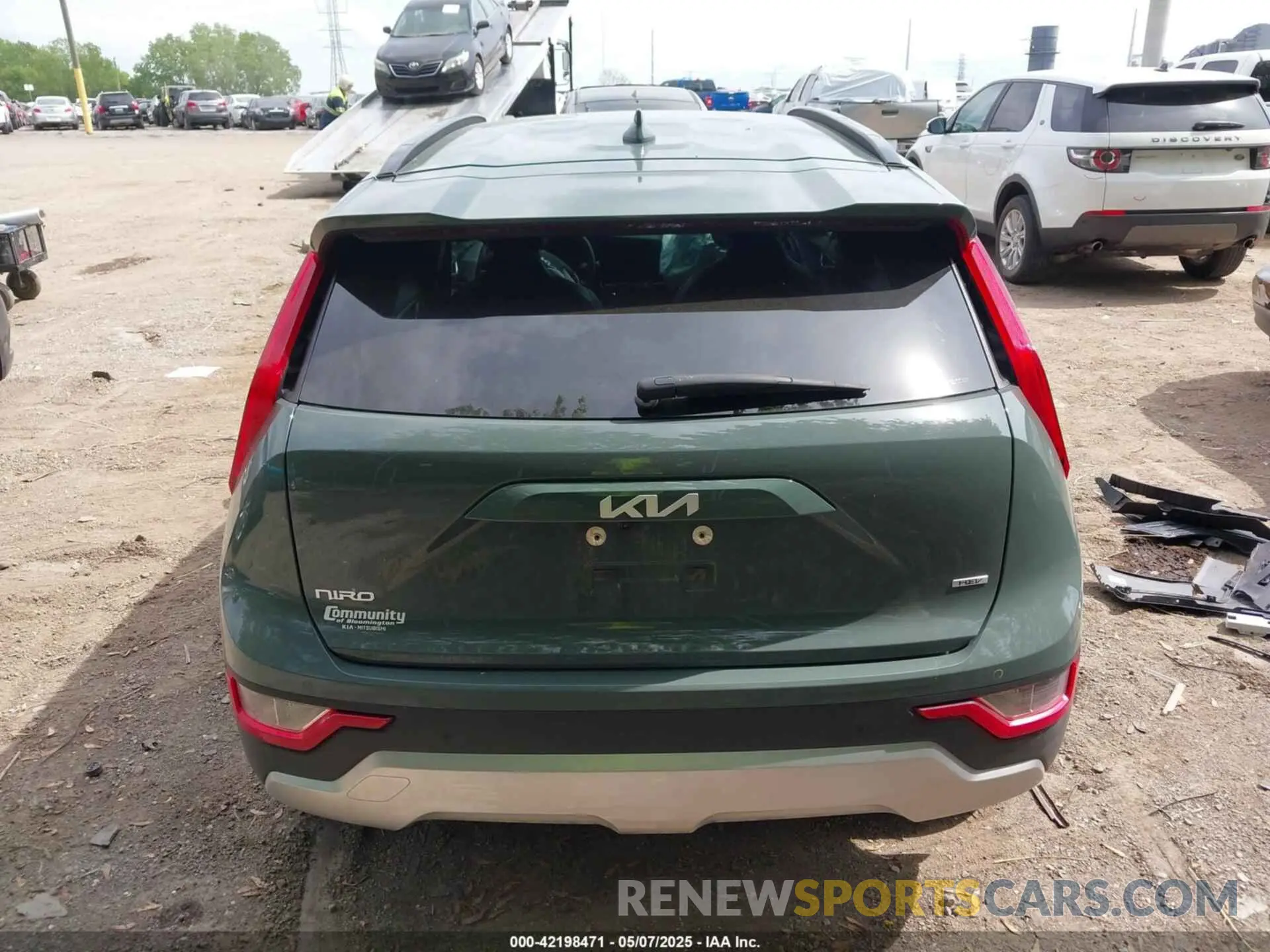 16 fotografías del automóvil dañado KNDCR3LE8P5106205 KIA NIRO 2023