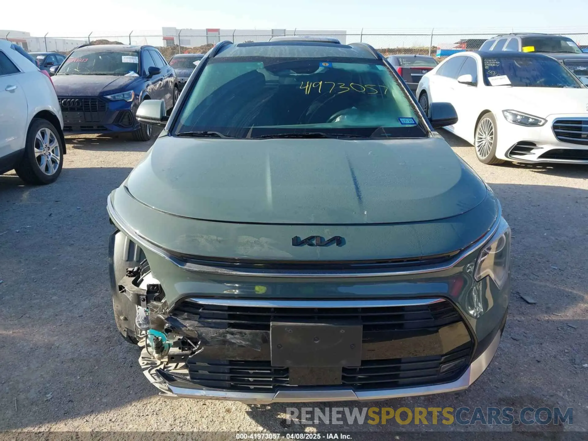 12 fotografías del automóvil dañado KNDCR3LE9P5037508 KIA NIRO 2023