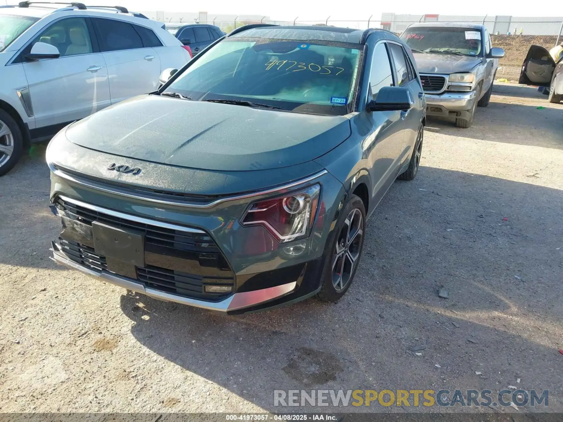2 fotografías del automóvil dañado KNDCR3LE9P5037508 KIA NIRO 2023
