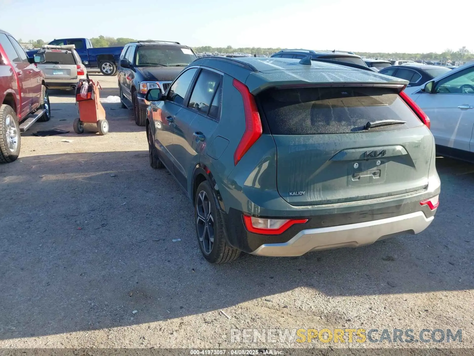 3 fotografías del automóvil dañado KNDCR3LE9P5037508 KIA NIRO 2023