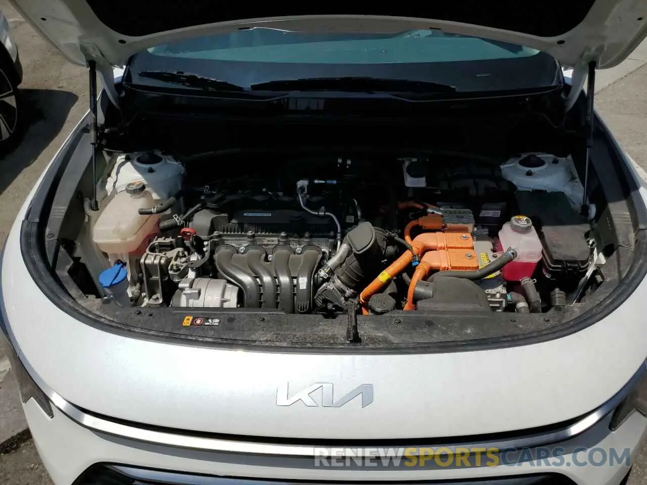 11 fotografías del automóvil dañado KNDCR3LE9P5043969 KIA NIRO 2023