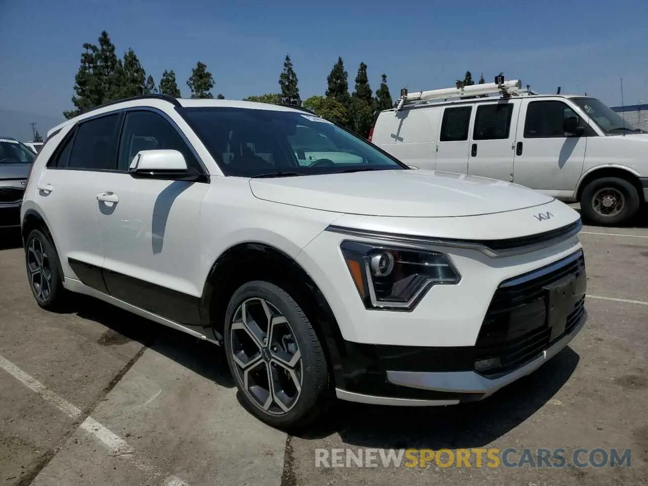 4 fotografías del automóvil dañado KNDCR3LE9P5043969 KIA NIRO 2023