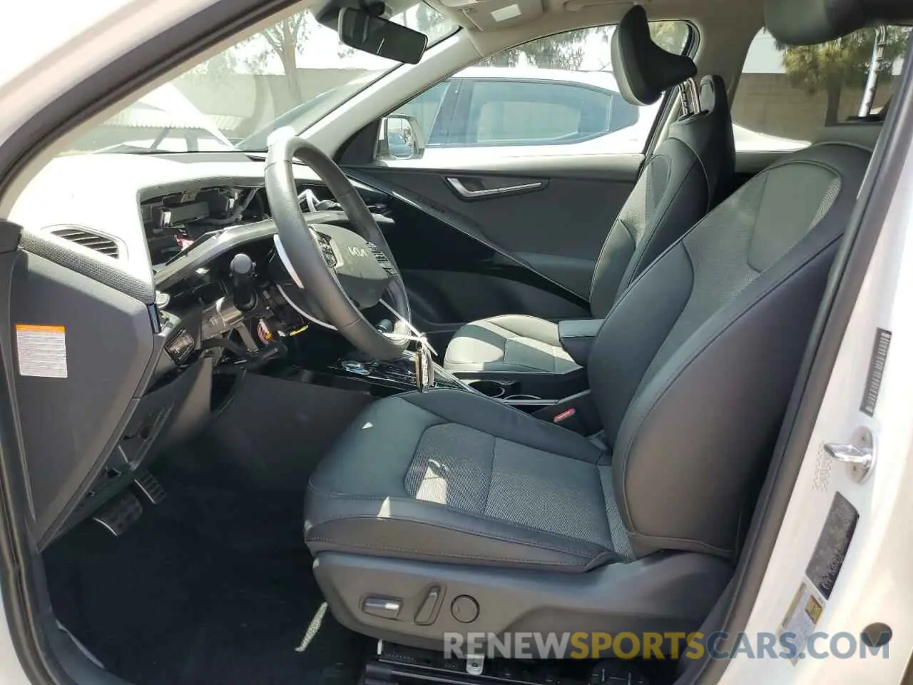 7 fotografías del automóvil dañado KNDCR3LE9P5043969 KIA NIRO 2023