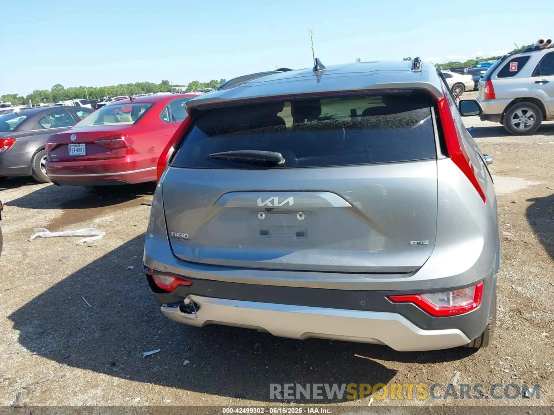 15 fotografías del automóvil dañado KNDCR3LE9P5048959 KIA NIRO 2023