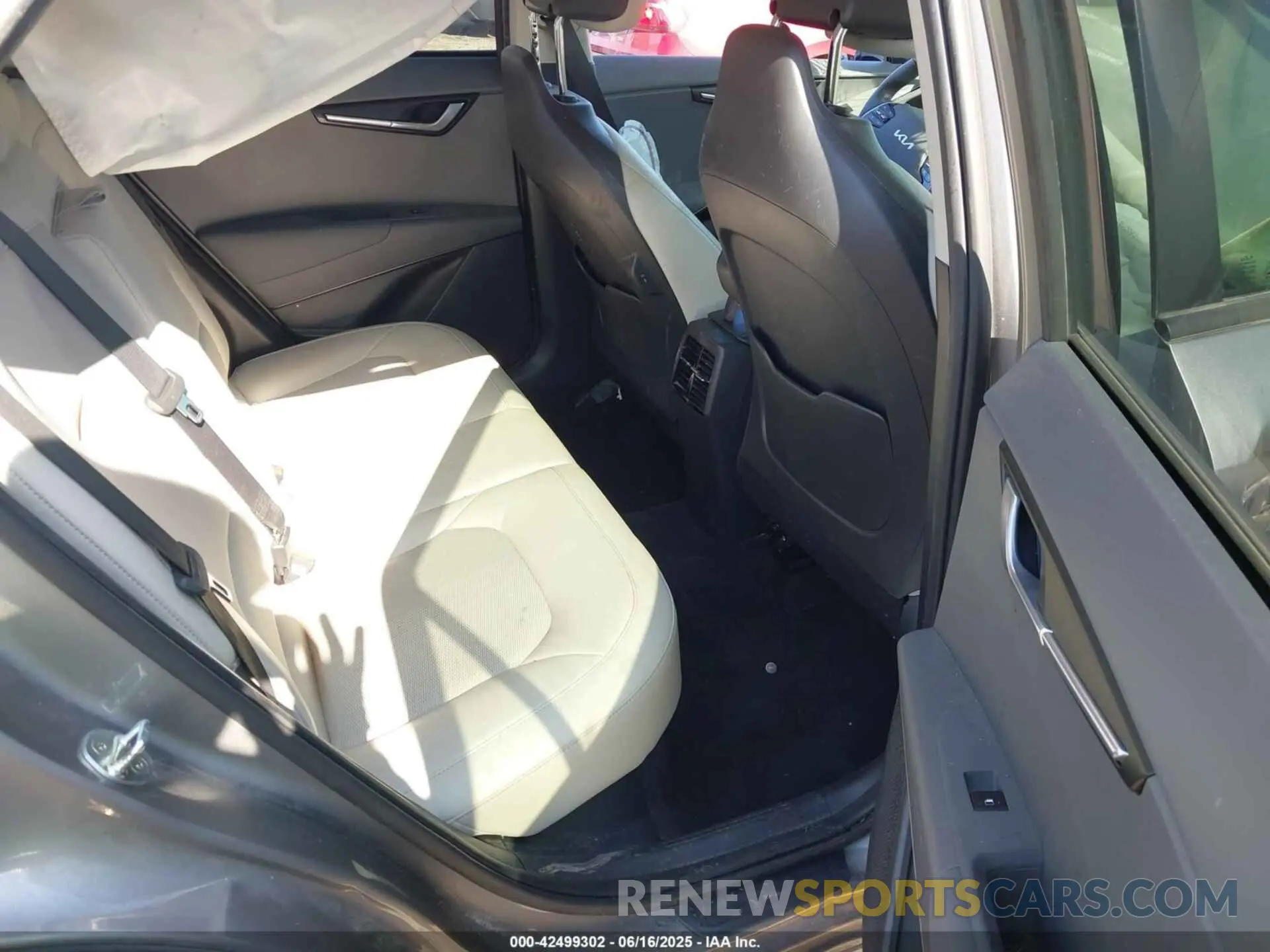 8 fotografías del automóvil dañado KNDCR3LE9P5048959 KIA NIRO 2023