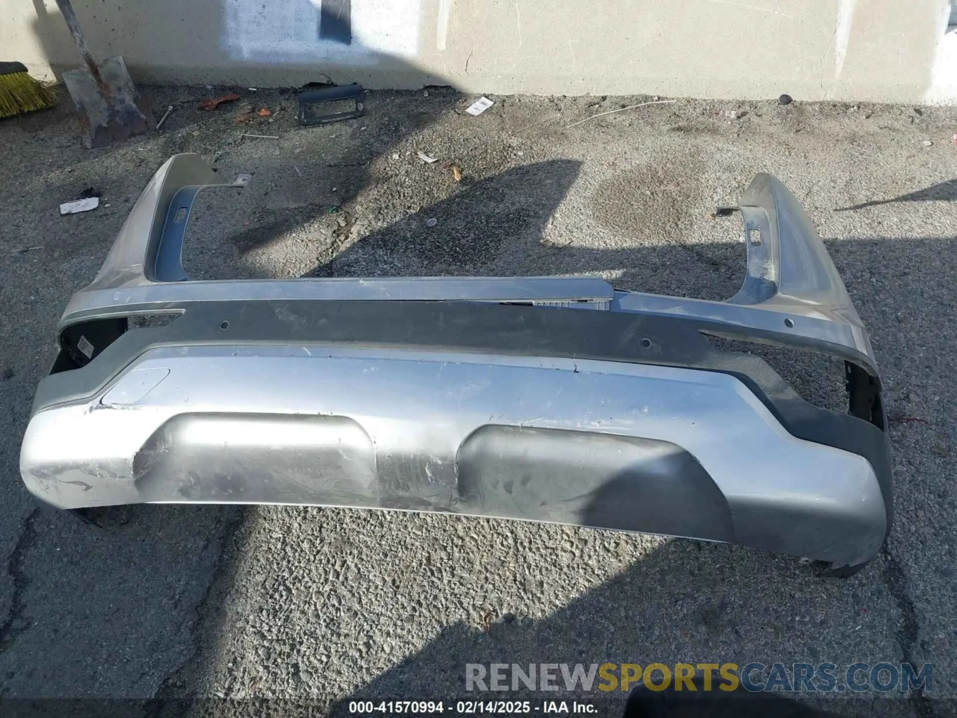 12 fotografías del automóvil dañado KNDCR3LE9P5097384 KIA NIRO 2023
