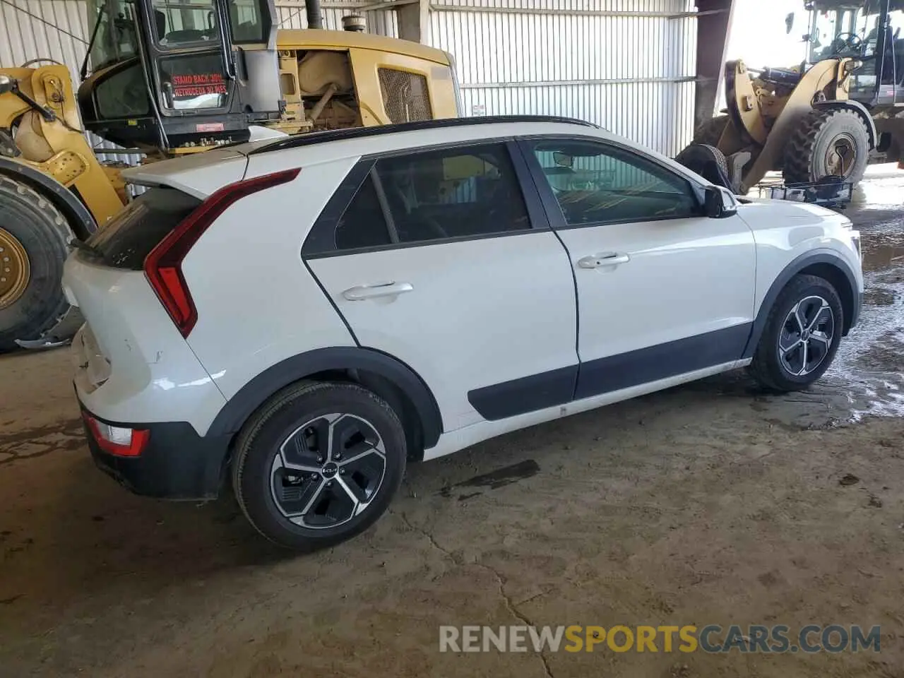 3 fotografías del automóvil dañado KNDCR3LEXP5046699 KIA NIRO 2023
