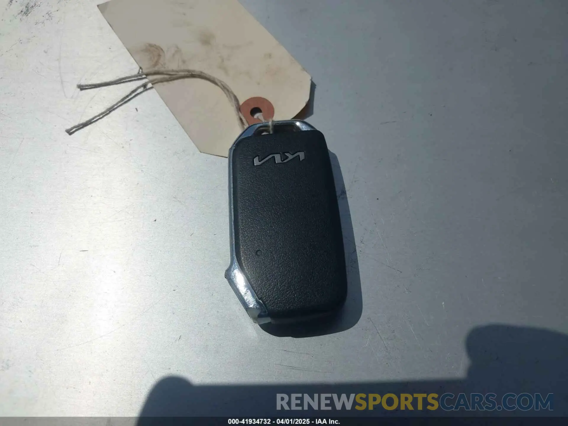 11 fotografías del automóvil dañado KNDCR3LEXP5117612 KIA NIRO 2023